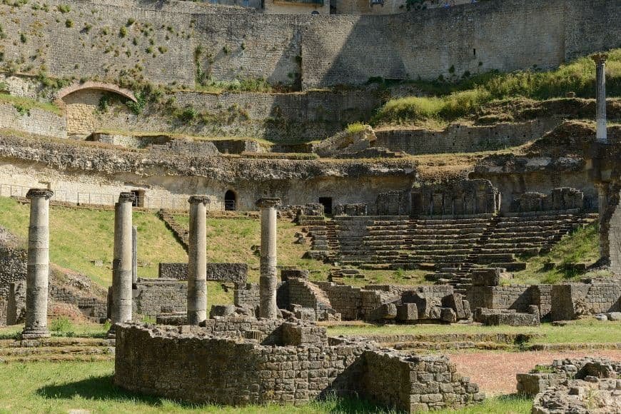Tuscany Travel Guide, Roman amphitheatre in Volterra, Tuscany