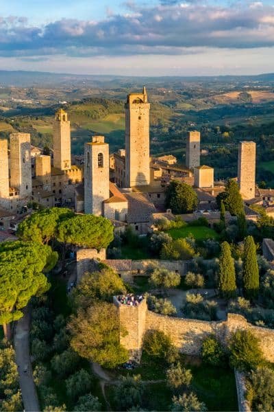 Siena Travel Guide, San Gimignano skyline towers Tuscany hill town