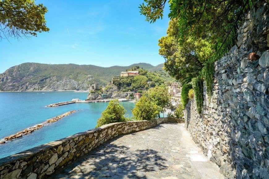 2 Days in Cinque Terre, Scenic hiking trail between Vernazza and Monterosso in Cinque Terre