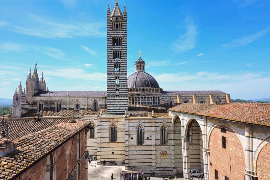 Siena Travel Guide, Siena Cathedral Duomo di Siena black and white marble facade