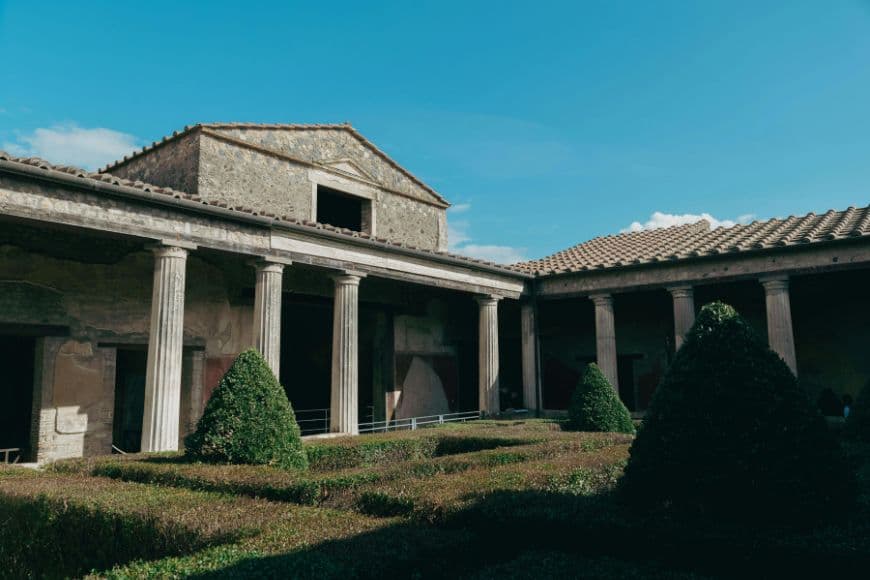 Is Pompeii Worth Visiting, Ancient Roman Houses In Pompeii With Courtyard Layout