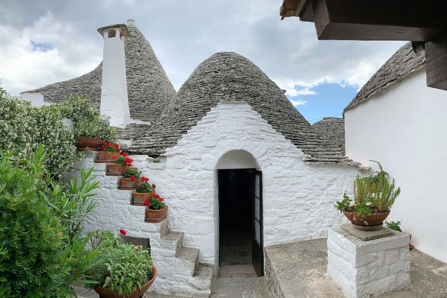 Alberobello Travel Guide, Charming Trullo House in Alberobello, Puglia