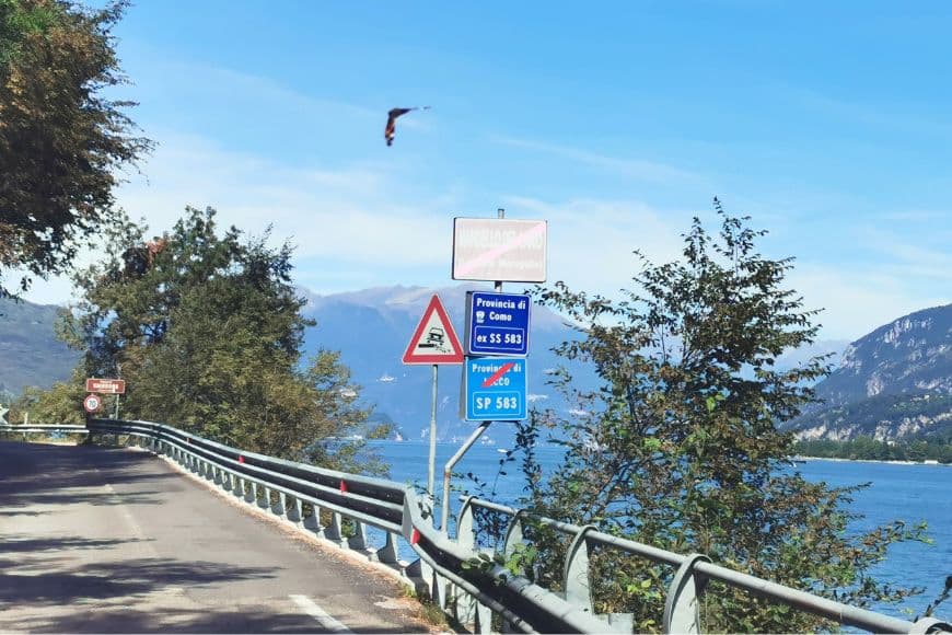Is it hard to drive in Italy as a tourist, Italian road signs driving rules Europe