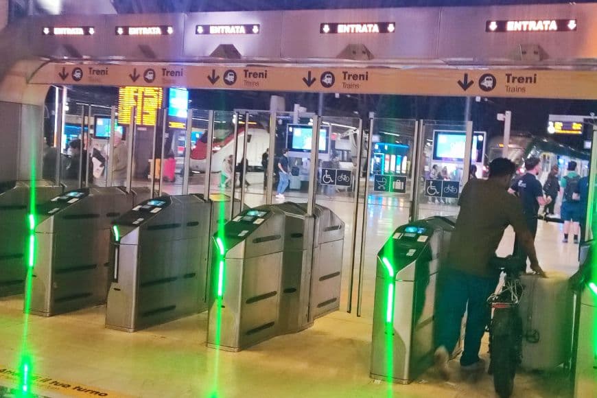 Train Travel in Italy, Train Ticket Validation Point Before Entering Platform Italy