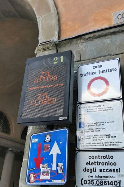 Is it hard to drive in Italy as a tourist, ZTL zone sign Italy restricted traffic area