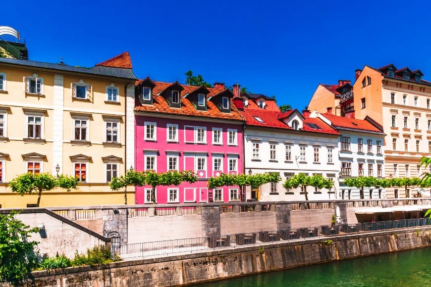Ljubljana Travel Guide, Colorful streets and historic buildings in Ljubljana's Old Town