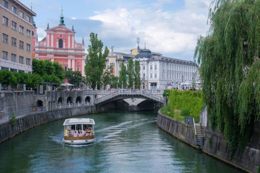 Things to Do in Ljubljana, Sightseeing boat cruising along the Ljubljanica River