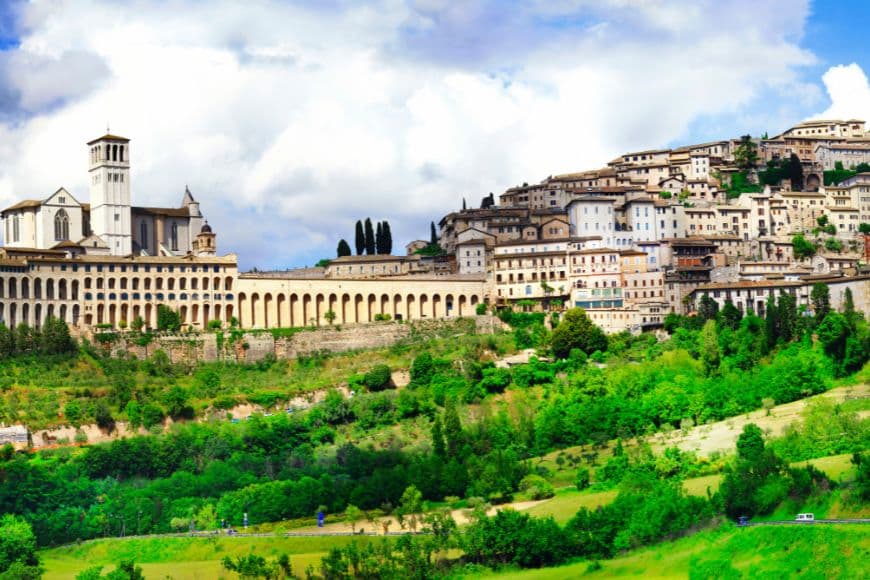 Small Towns in Italy to Visit,Historic Assisi and Basilica of Saint Francis in Umbria
