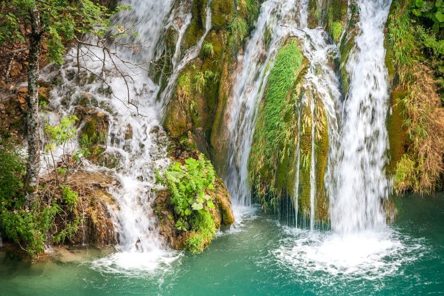 10 Day Croatia Itinerary, Waterfalls and turquoise lakes at Plitvice Lakes National Park