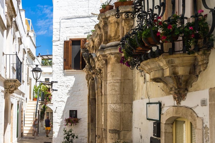 Small Towns in Italy to Visit,Whitewashed streets and houses in Locorotondo, Puglia