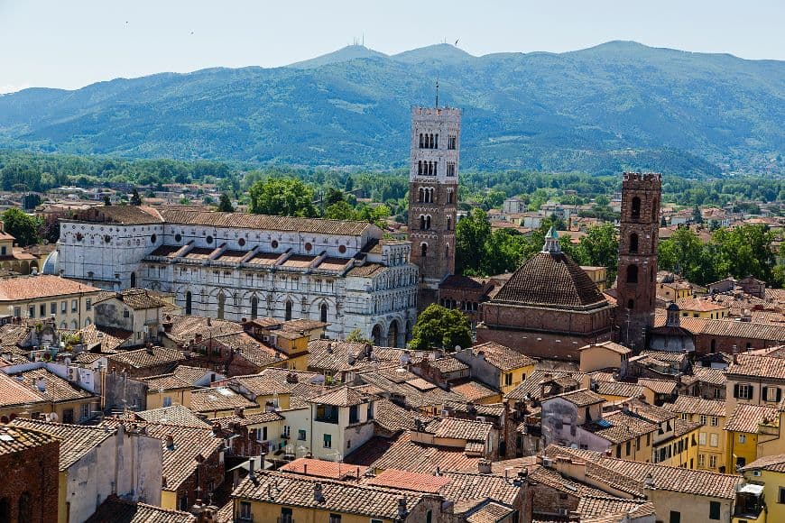 Do You Need A Car in Tuscany, Medieval buildings in Lucca, Tuscany